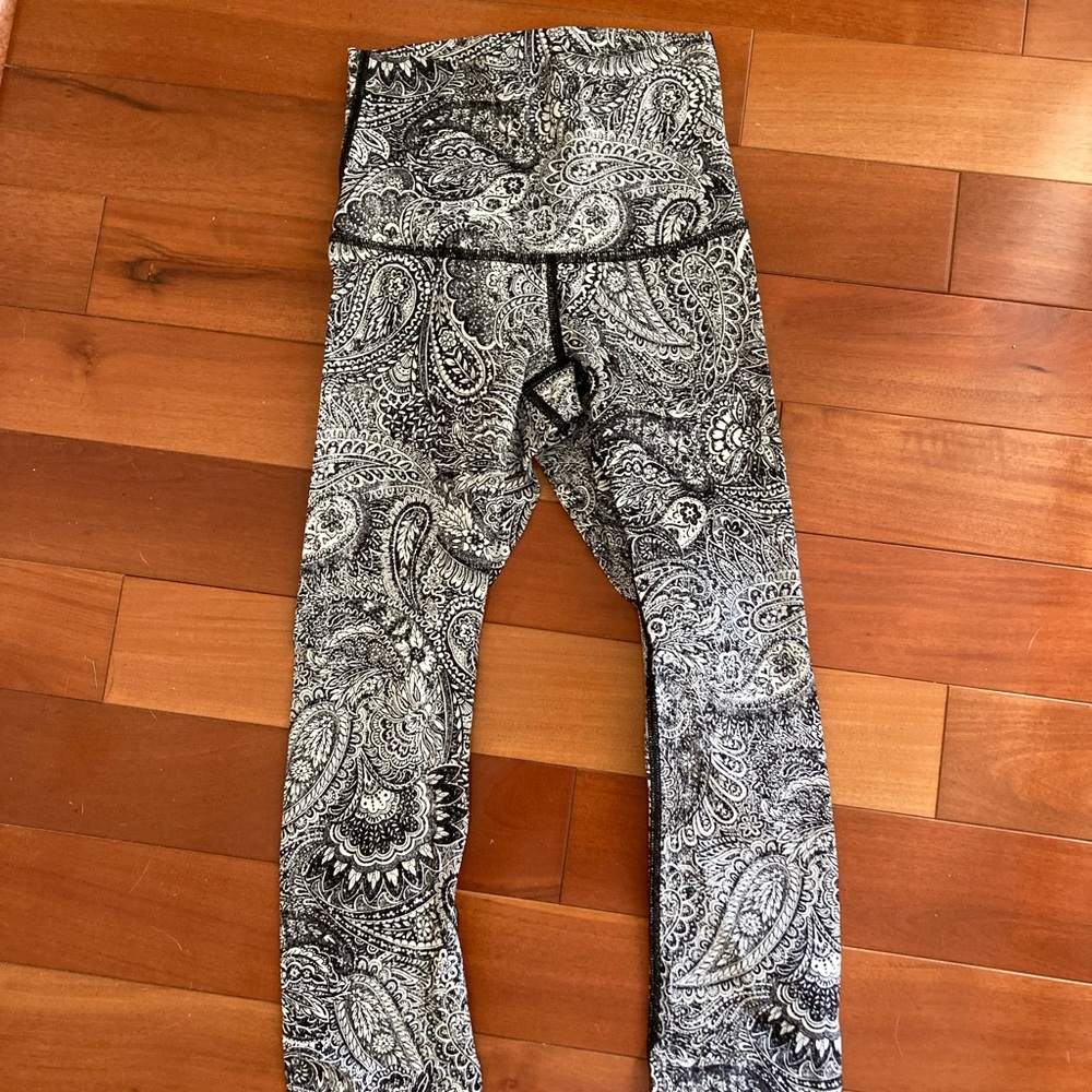 Rare paisley leggings